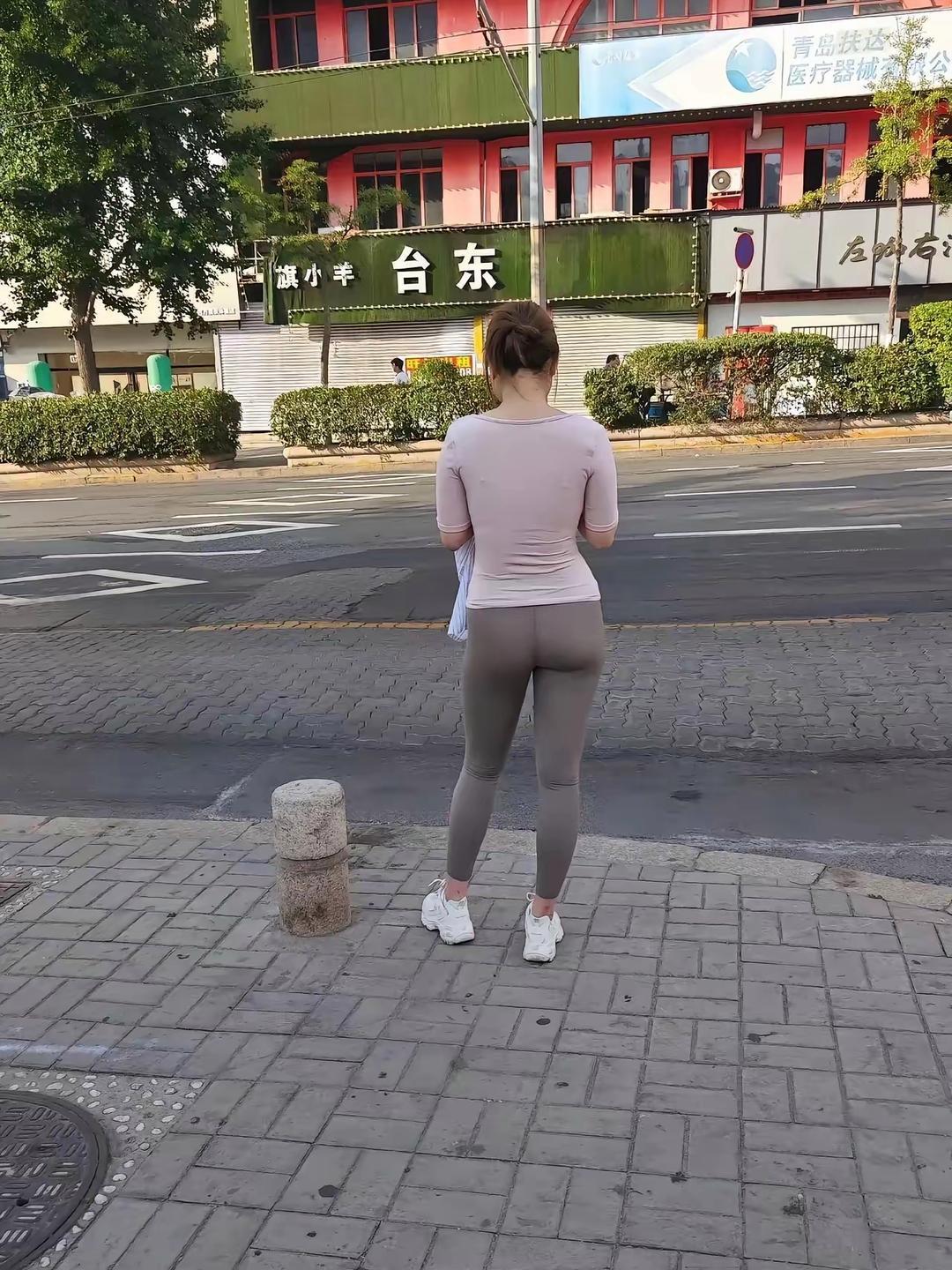 穿成这样不尴尬吗