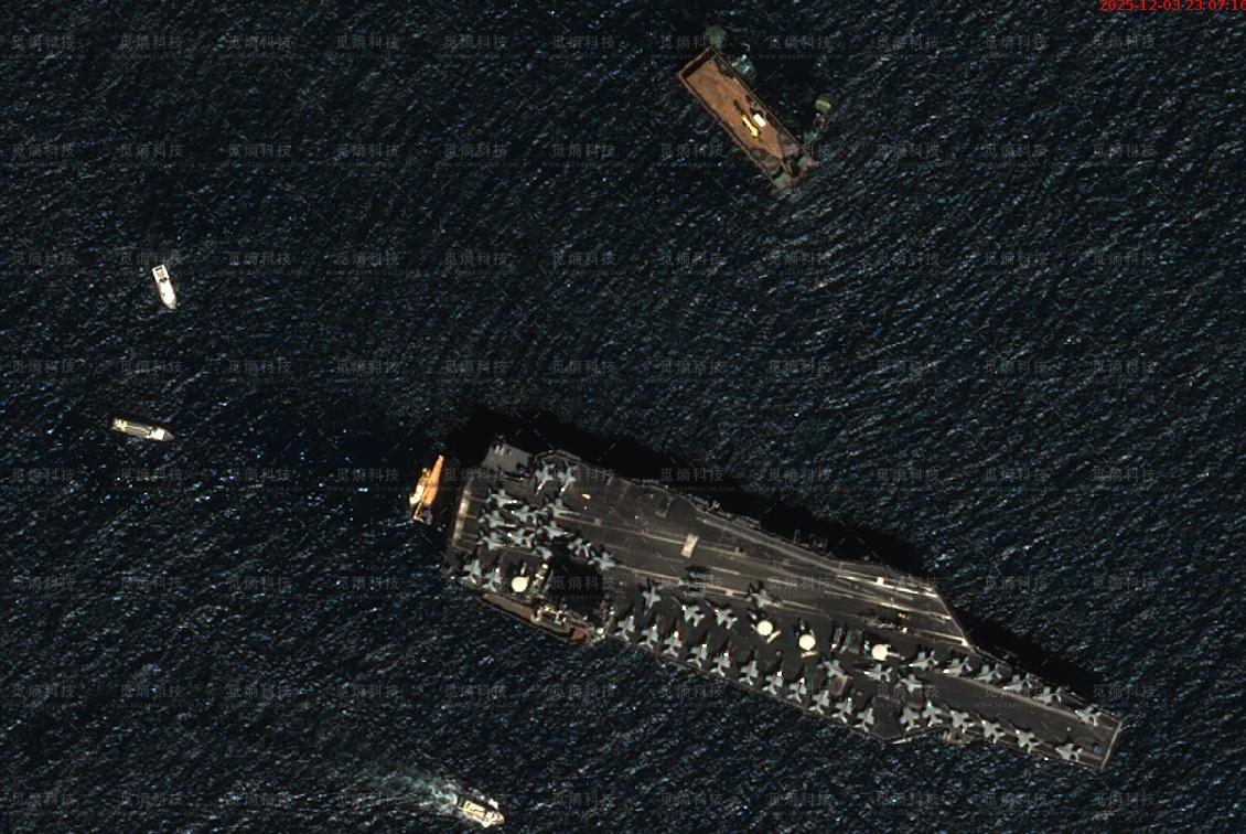 这回可真是把美国的底裤给扒下来了！全世界最先进的航母，居然被中国商业卫星拍了个一