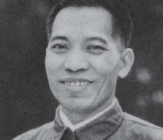 1979年，我军攻打鬼屯炮台，连续打了一百多发炮弹，都没有攻破，就在这时，一个炊