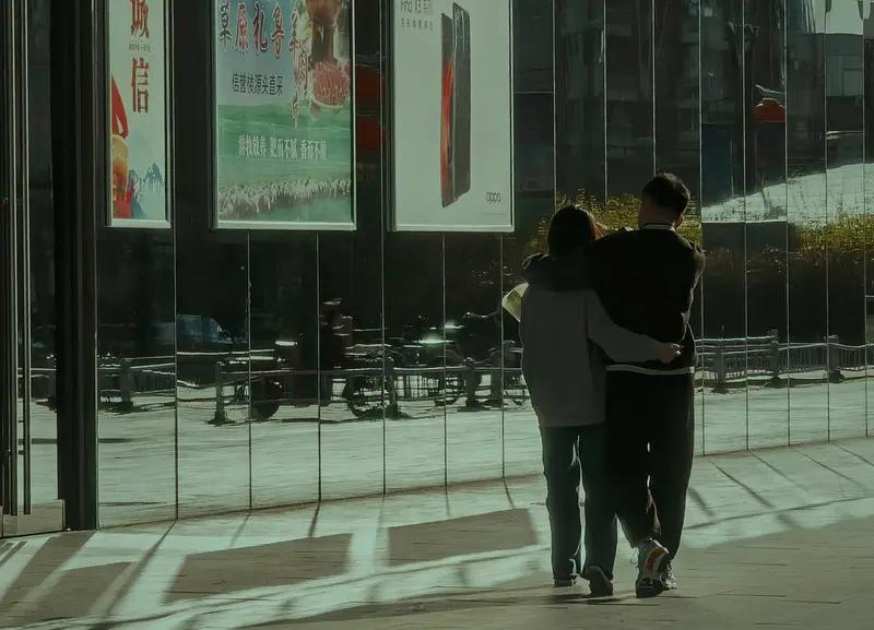 伴侣出过轨，有些事他真会瞒一辈子。首先是出轨对象的具体信息。他不会让你知道对方