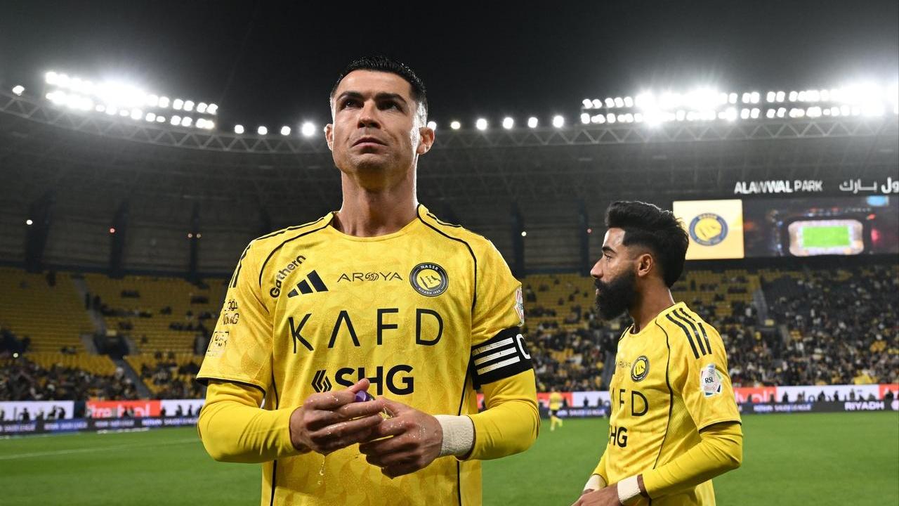 C罗罢赛引争议！沙特联强硬回应：球员无权干涉引援决策