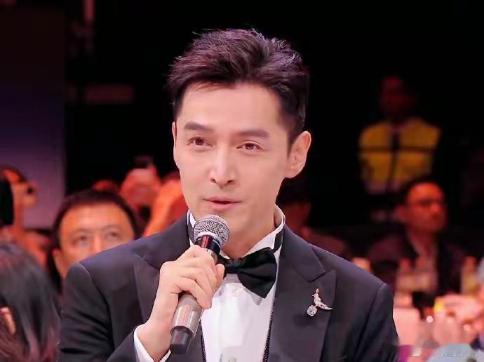 1.章子怡女儿特别喜欢宋雨琦，现在也很喜欢，章子怡帮女儿追过星，一来二去的俩人也