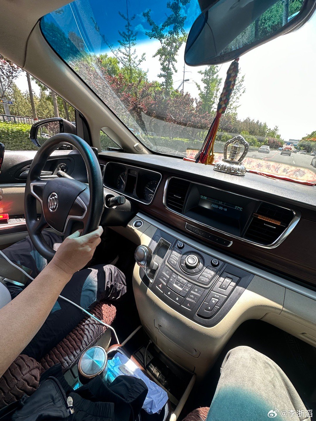 这次去大同坐线车还是上次那位大哥一天往返（大同太原）好几次的GL82.4胖头