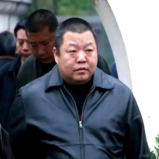 臧天朔走到生命最后那阵子，身体已经瘦得很厉害，重病把人折腾得没了力气。网上一直