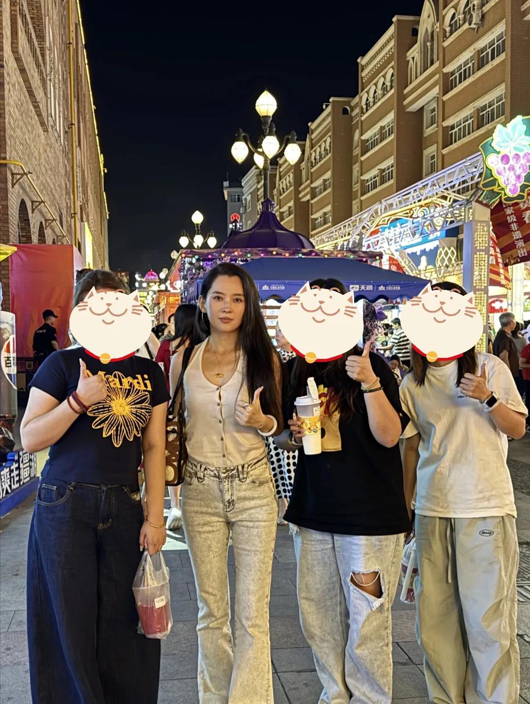 原来网红上镜和线下差距真的很大，有网友在新疆偶遇汪峰的女朋友森林北，她今年35岁