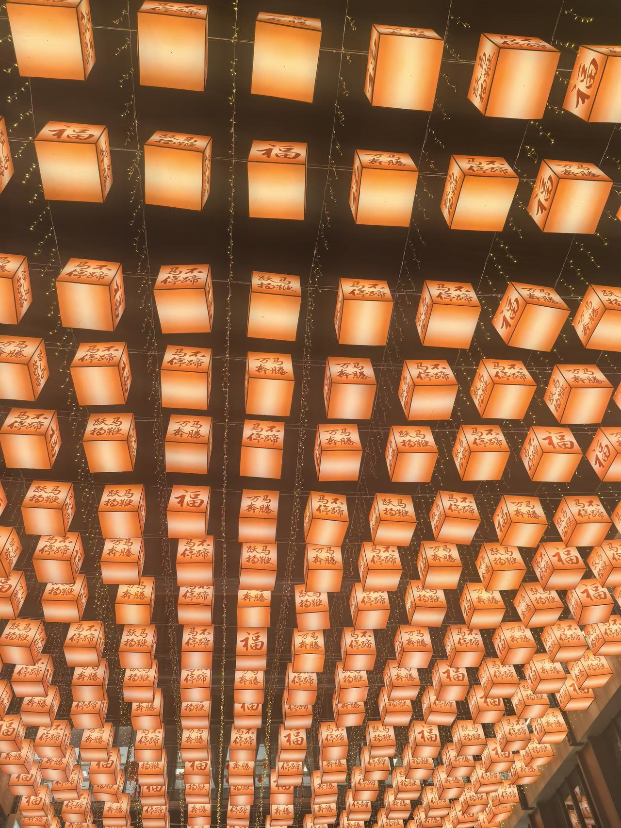 2026年春节将至，社会出现8个反常现象，可以概况为“三多三少”，你发现了吗？