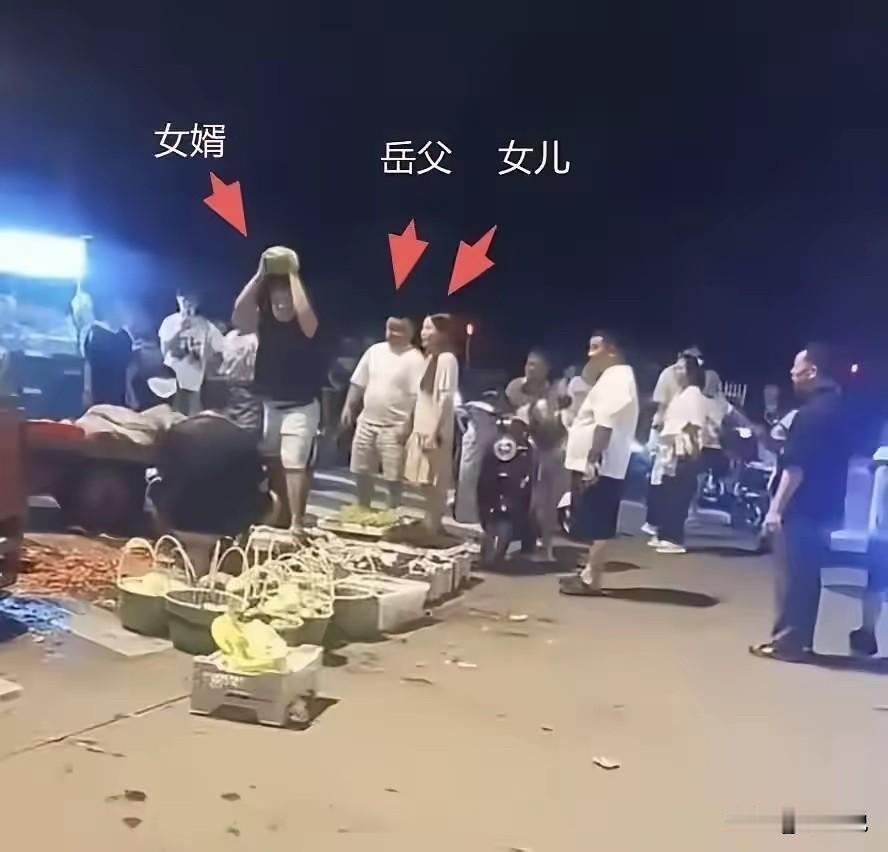 当初砸得有多嚣张，如今就有多丢人。宁波西瓜砸人事件最新后续：杨某日、范某玲