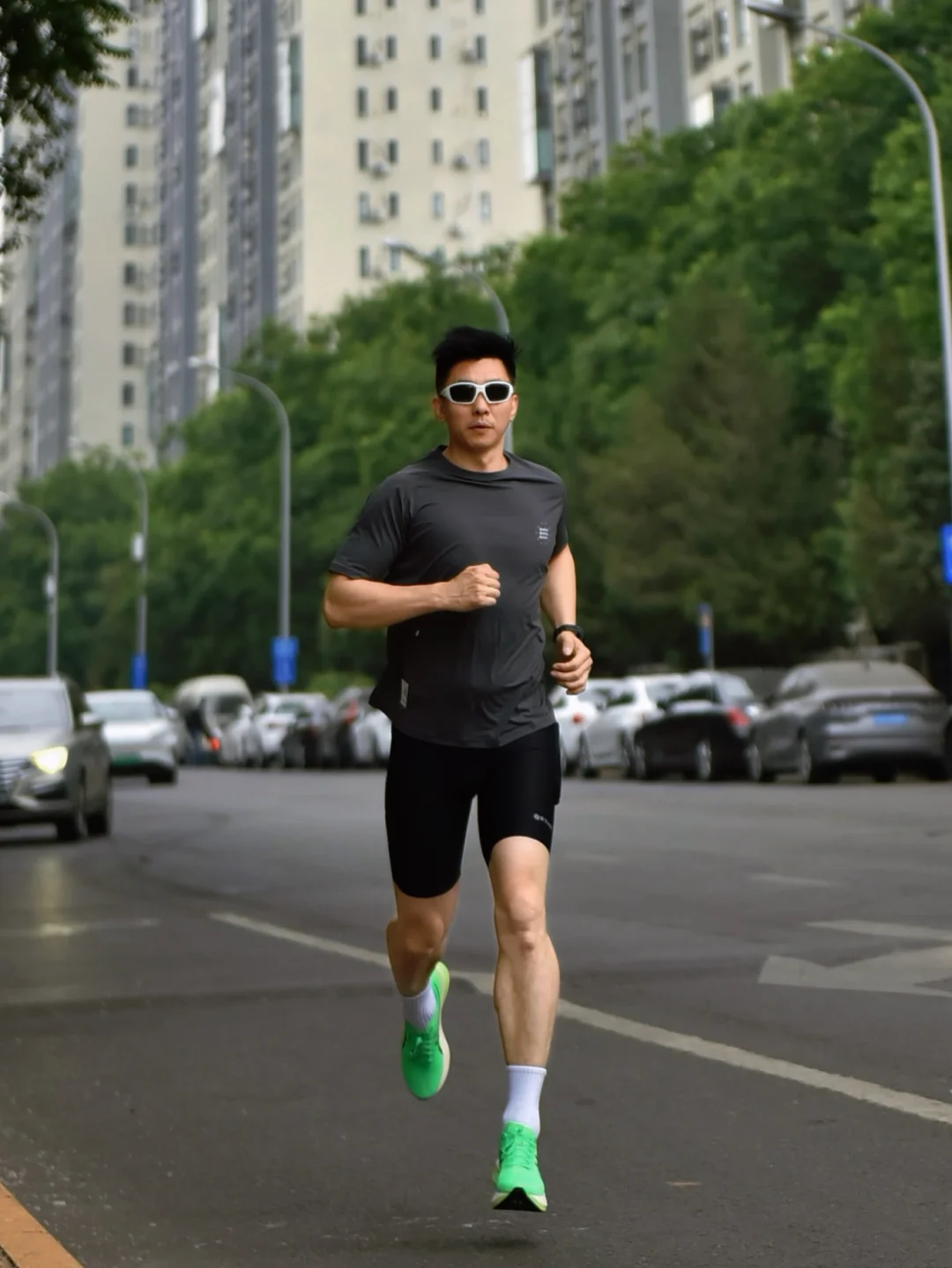 跑步，以脚步渡心。