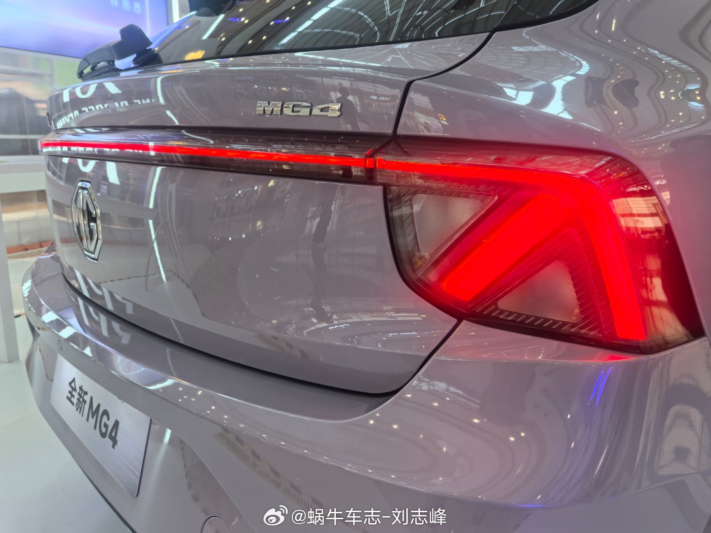 MG是不是对箭头→尾灯有什么执念～哈哈全新mg4​​​