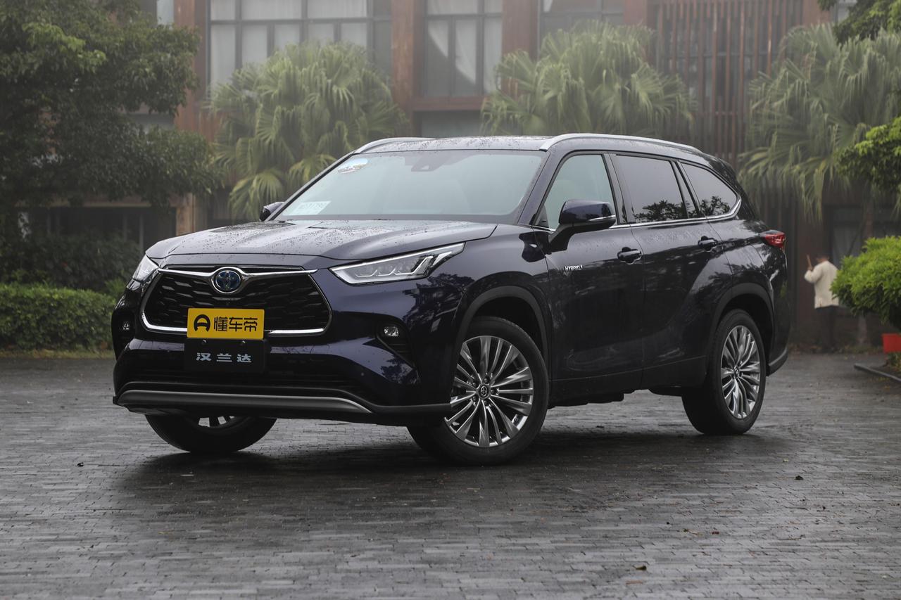 嘿，各位车友们，我来晒晒我的丰田汉兰达2.5L双擎版年度养车账单啦！保险这块儿