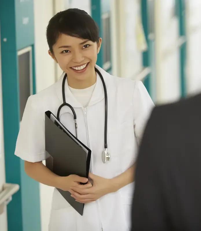 一位五十三岁的乡村男教师说，四年前，他做过一次体检，体检报告显示，他的身体健康，