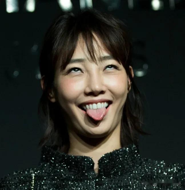 白百何这么一闹，最大的受害者出现了，就是王传君，本来王传君拿了影帝可以全网好好宣