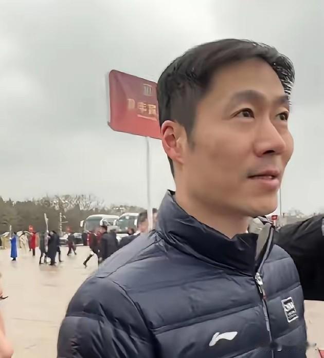 樊振东转会杜塞尔多夫，王励勤的态度是什么？王励勤在前不久的采访中的态度是: