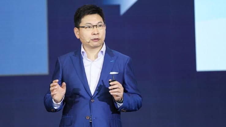 终于不再藏着掖着！余承东亲口证实中国确实在攻关EUV光刻机，这也是行业内首次对外