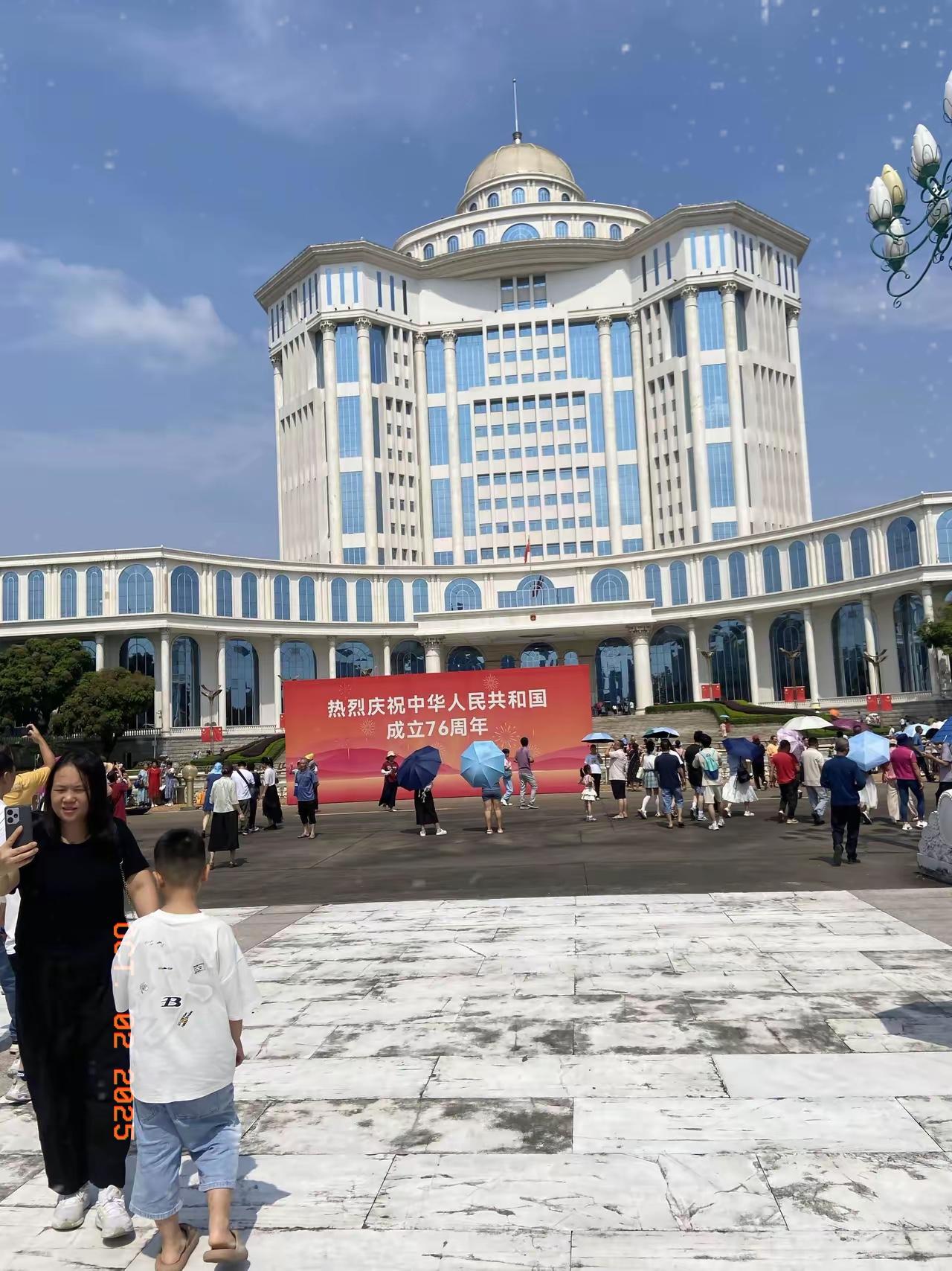 麻烦大了，谁说顺德政府这次“错”了？开放1200个免费车位、20元管饱的政府饭堂