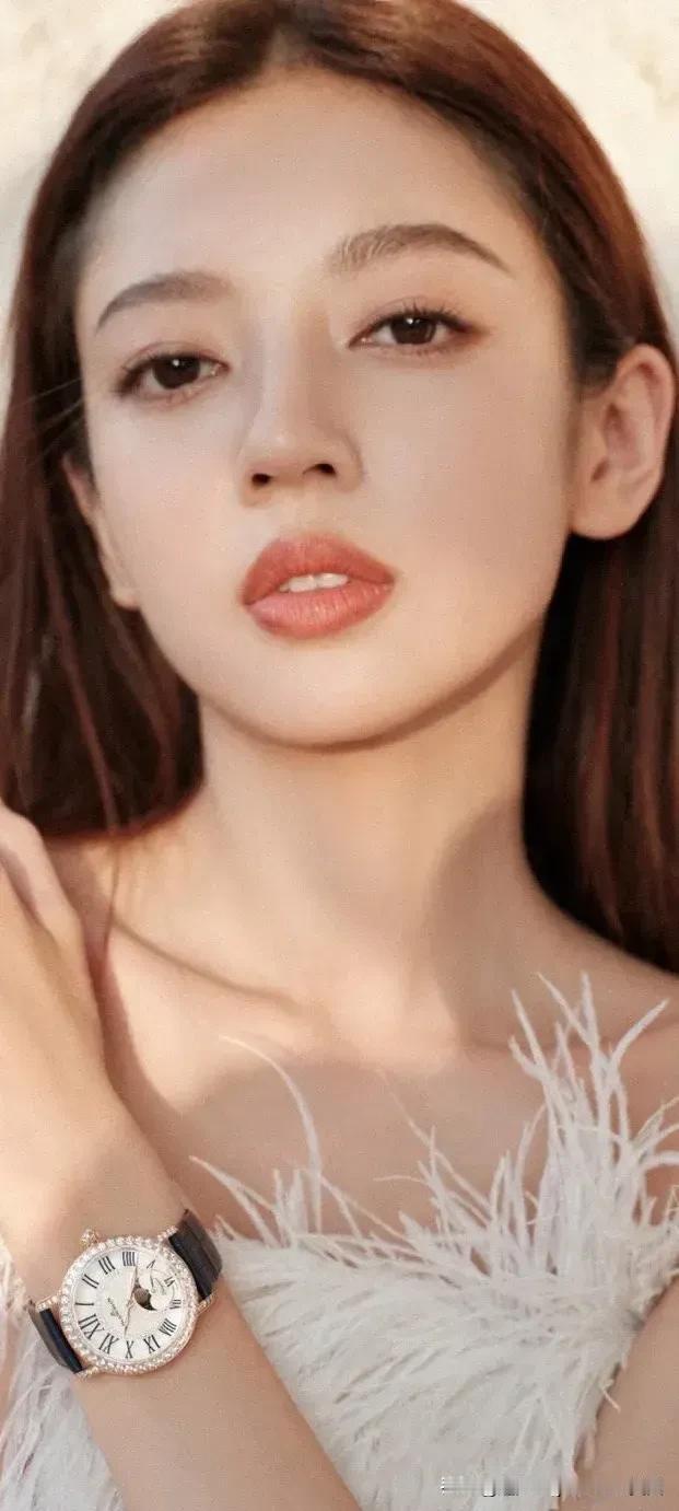 何瑞贤大美女气质好性感