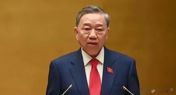 越南政府最近出了个新规定，要求全国企业和老百姓都省着用电。为啥呢？因为5月13号