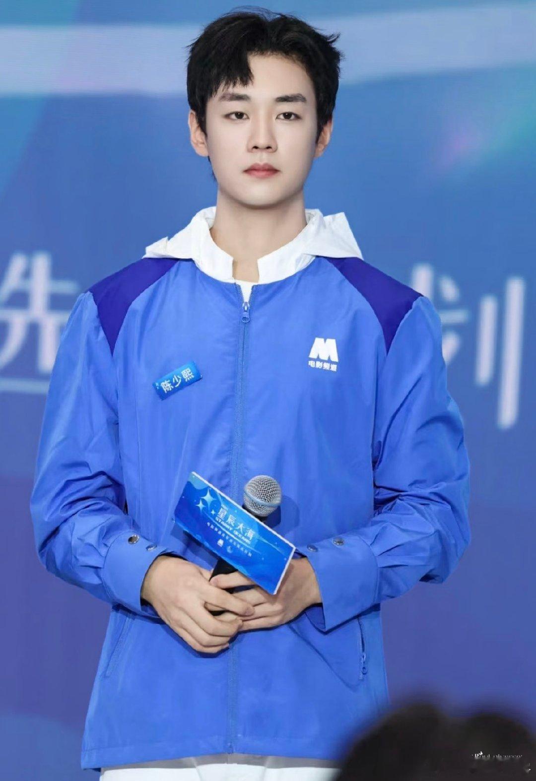 陈少熙的剪枝履历太清晰：种地吧剪玫瑰小枝练手，星辰大海剪绿植大枝进阶，这是把爱好