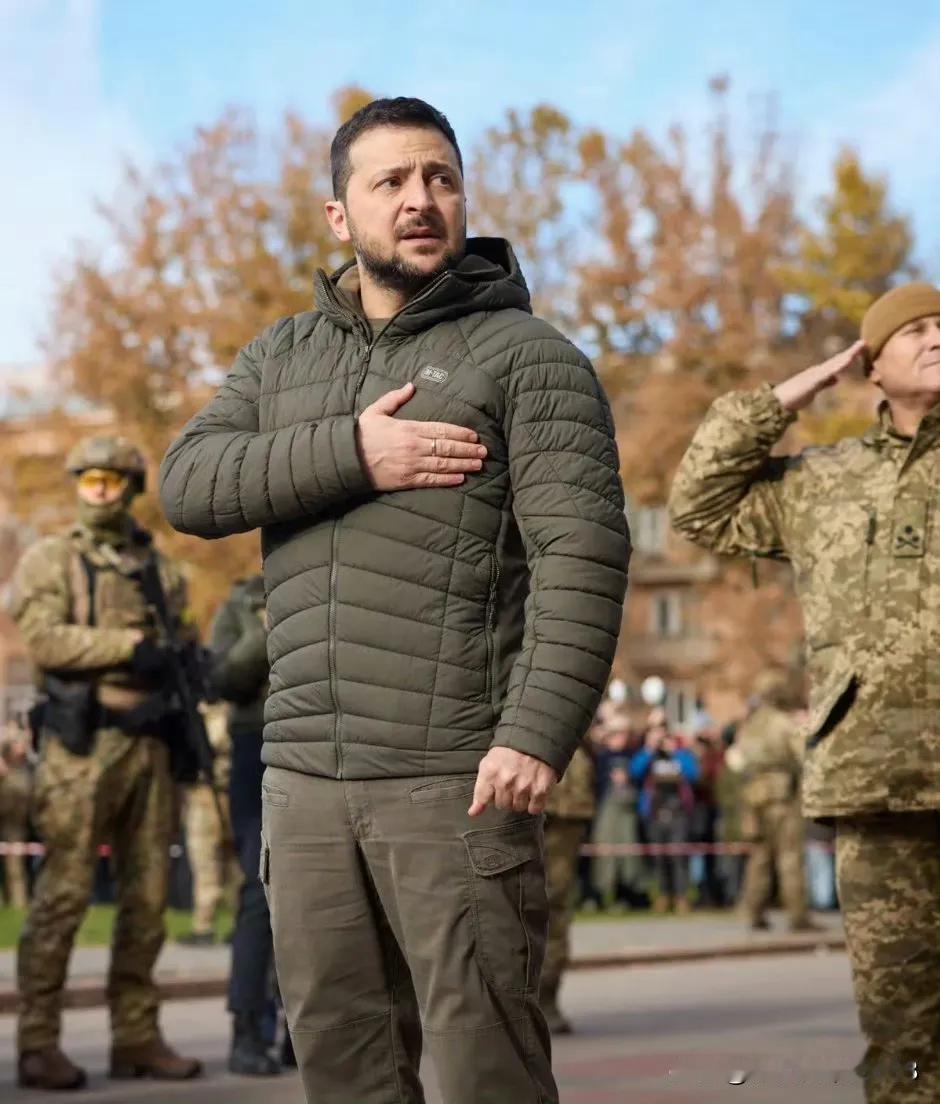 俄乌战争到现在谁才是拯救乌克兰第一人1、泽连斯基，战争爆发后，没有像某些人预