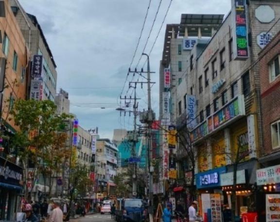 继新加坡、马来西亚之后，美国华人发声！美国华人称：中国人不要自以为是，现在连韩国