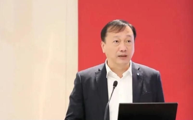 前国泰君安副总裁陈煜涛这波操作真够颠覆三观的！身为券商高管，拿着高薪还不满足，偷