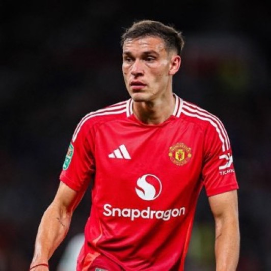 罗马诺乌加特被推荐给给几家意大利俱乐部，包括尤文图斯。2025年曾被推荐给那不勒