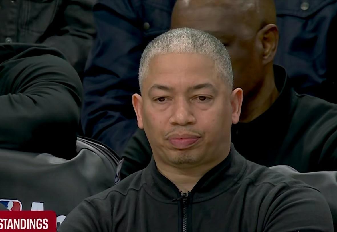 太难为泰伦卢了。加兰疯狂被点名，疯狂被针对，泰伦卢不知道该咋办了？末节也没有