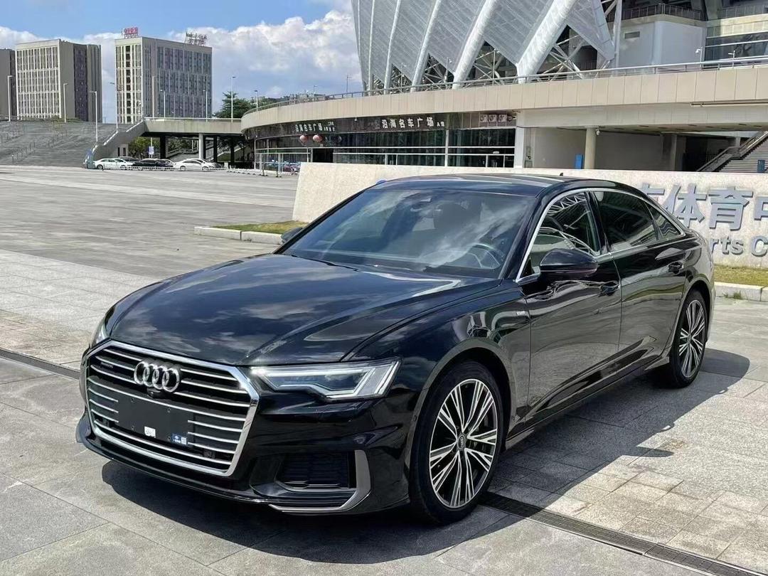 二手奥迪A6L，国内行政豪华轿车标杆，主打均衡稳重，在二手市场保有量巨大，性价比突出，是很多人商务家