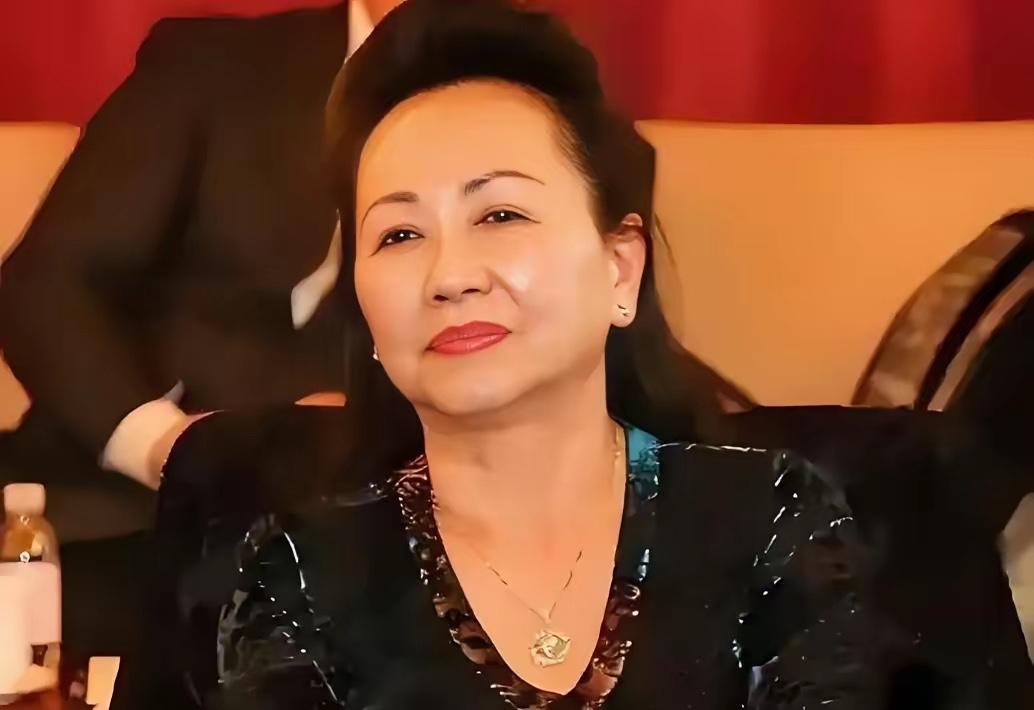 被判死刑后，她愿捐500亿交国家运转，只求免死金牌刷到这个消息的时候估计没人