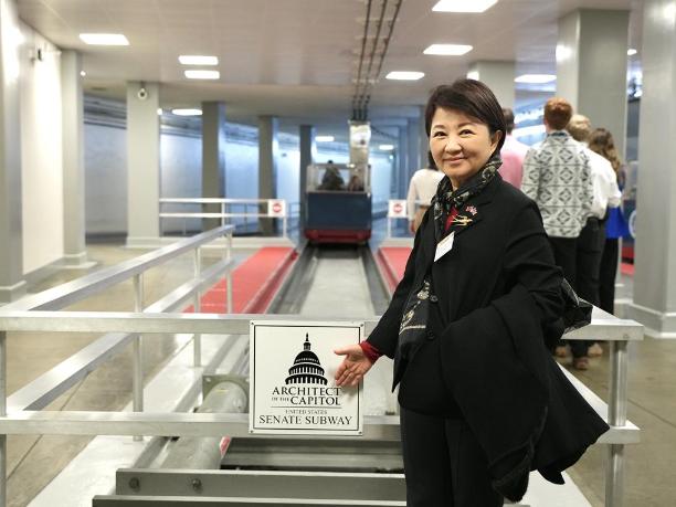 国民党的这场跪舔闹剧，除了可笑只剩可悲！台中市长卢秀燕访美期间谈到军购案，国