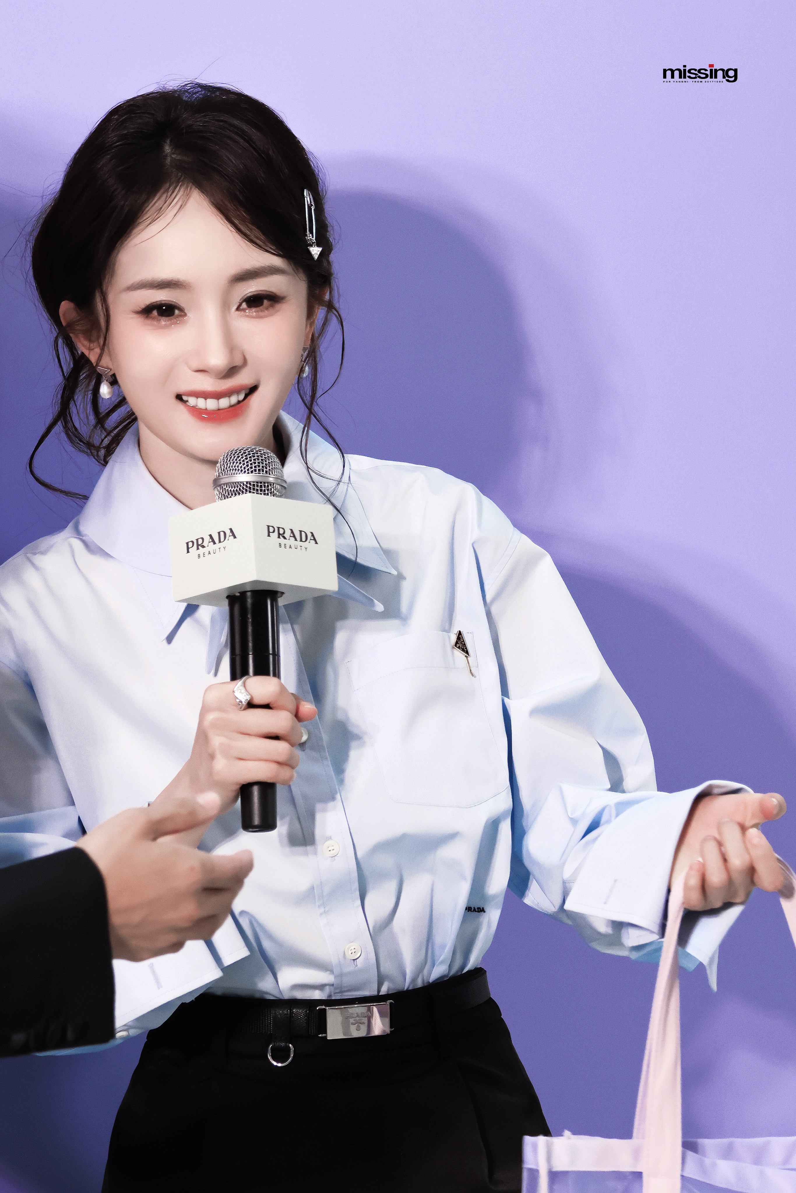 杨幂-“我关掉月亮，你甚至更明朗。”🌙·杨幂prada品牌代言人·杨幂p