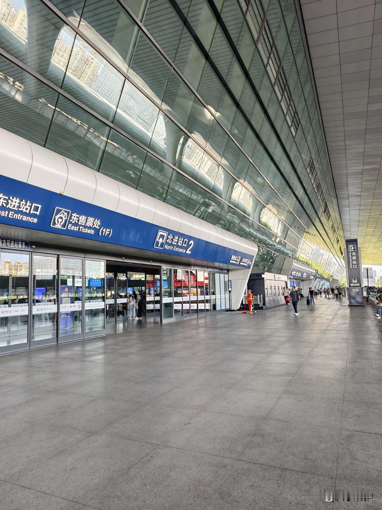 从杭州前往南宁，在动车上拍到了江西农村的绝美景色！就拿江西省吉安市峡江县来说，高