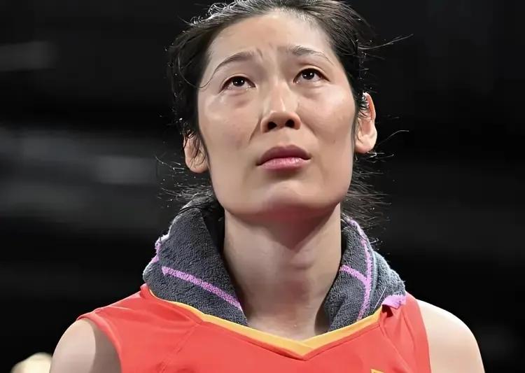 女排世锦赛，中国女排被法国队挡在了八强之外。有个问题始终没想明白：中国女