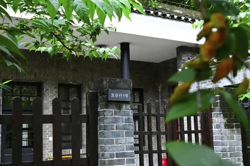 今年我又打了辞职报告，校长我真的不愿再干了。我今年51岁，不过，这不是我辞掉校