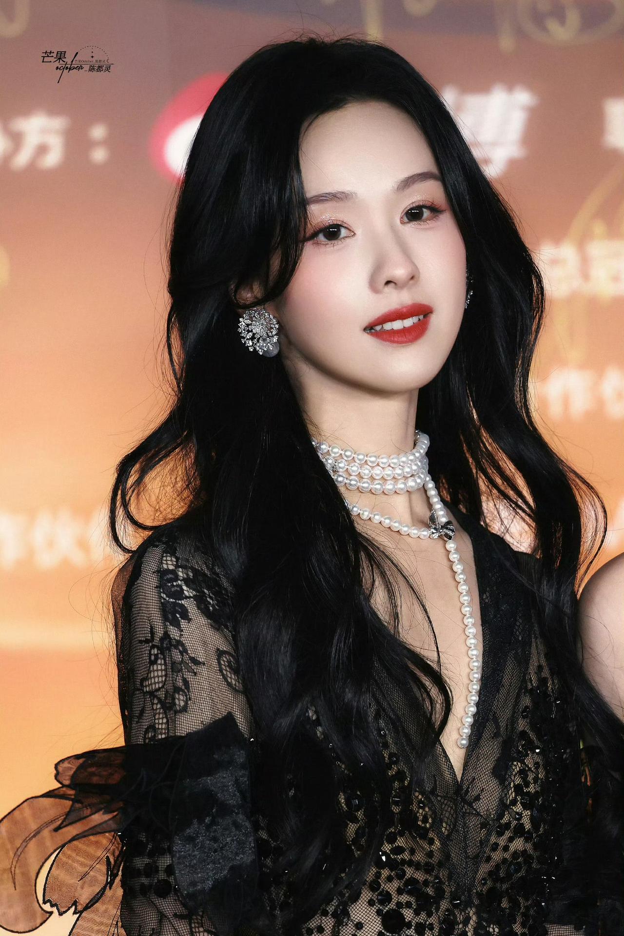 陈都灵蕾丝透视长裙