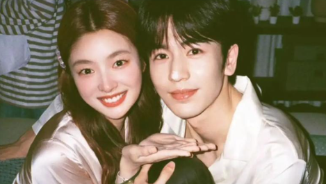 继《爱你》之后张凌赫和徐若晗为何资源差距这么大2025年春天，一部《爱你》，火