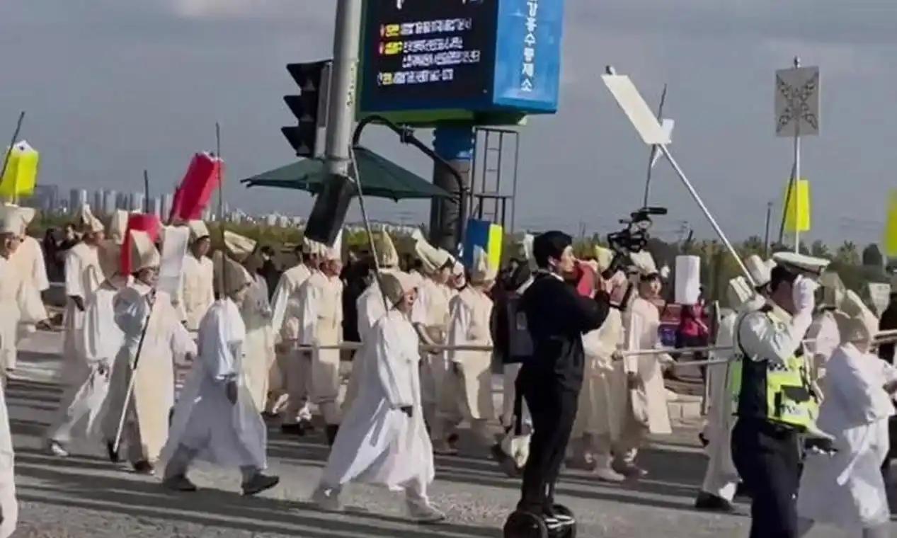 韩国丢脸丢大了！天天把别人的东西说成自己的，这回终于踢到了铁板。中国一次性拿出1