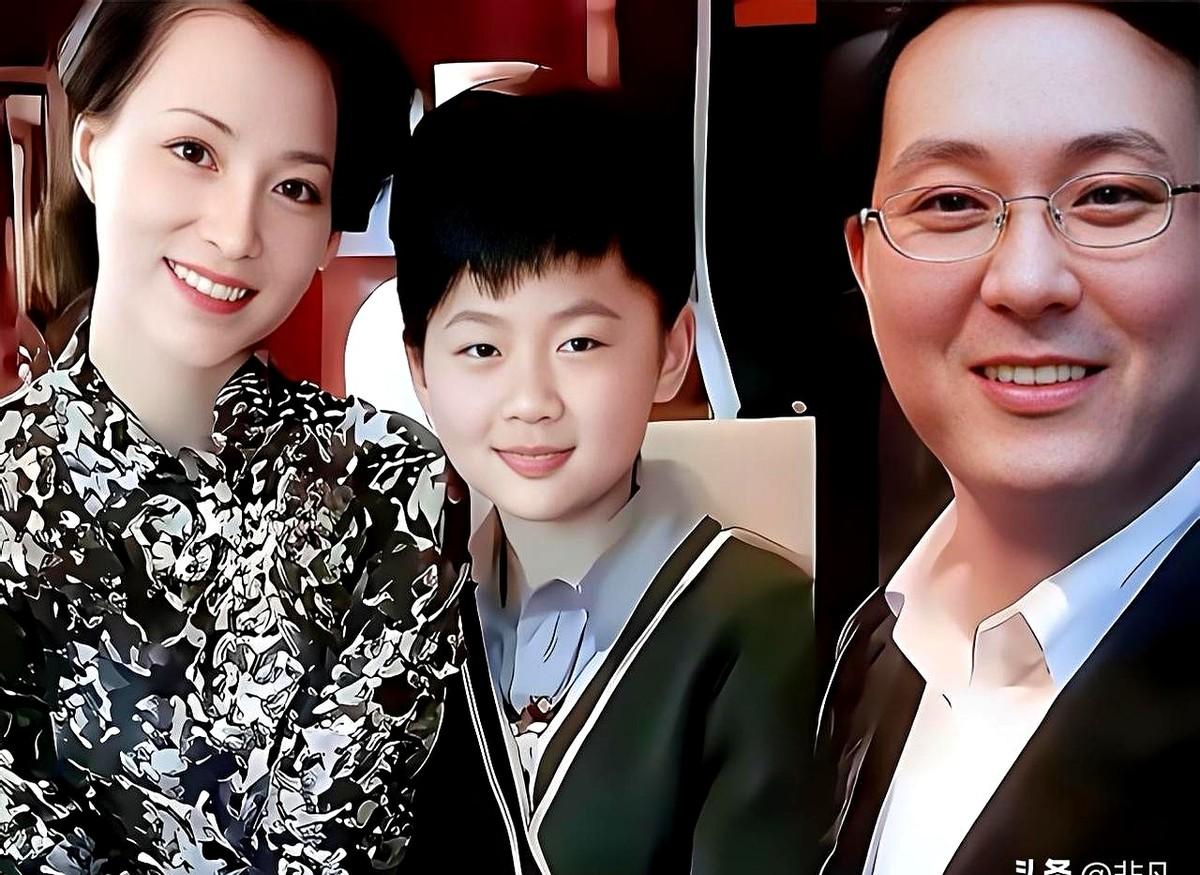 最近董卿参加儿子小学毕业的事情上了热搜。大家传她儿女双全，其实她就只有一个宝贝
