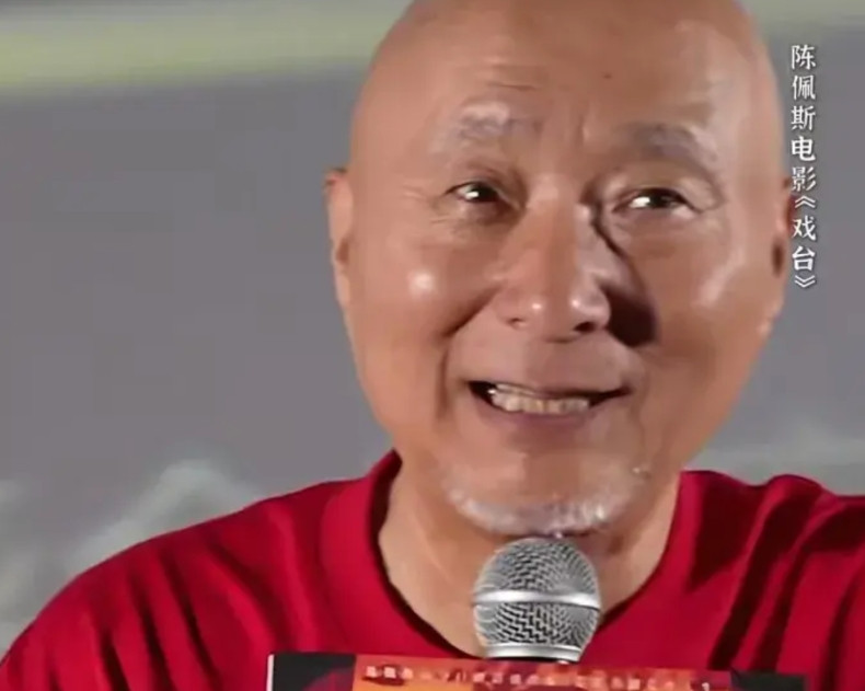 《戏台》，估计是陈佩斯的最后一部电影。一方面，《戏台》原本就是话剧改编而来，