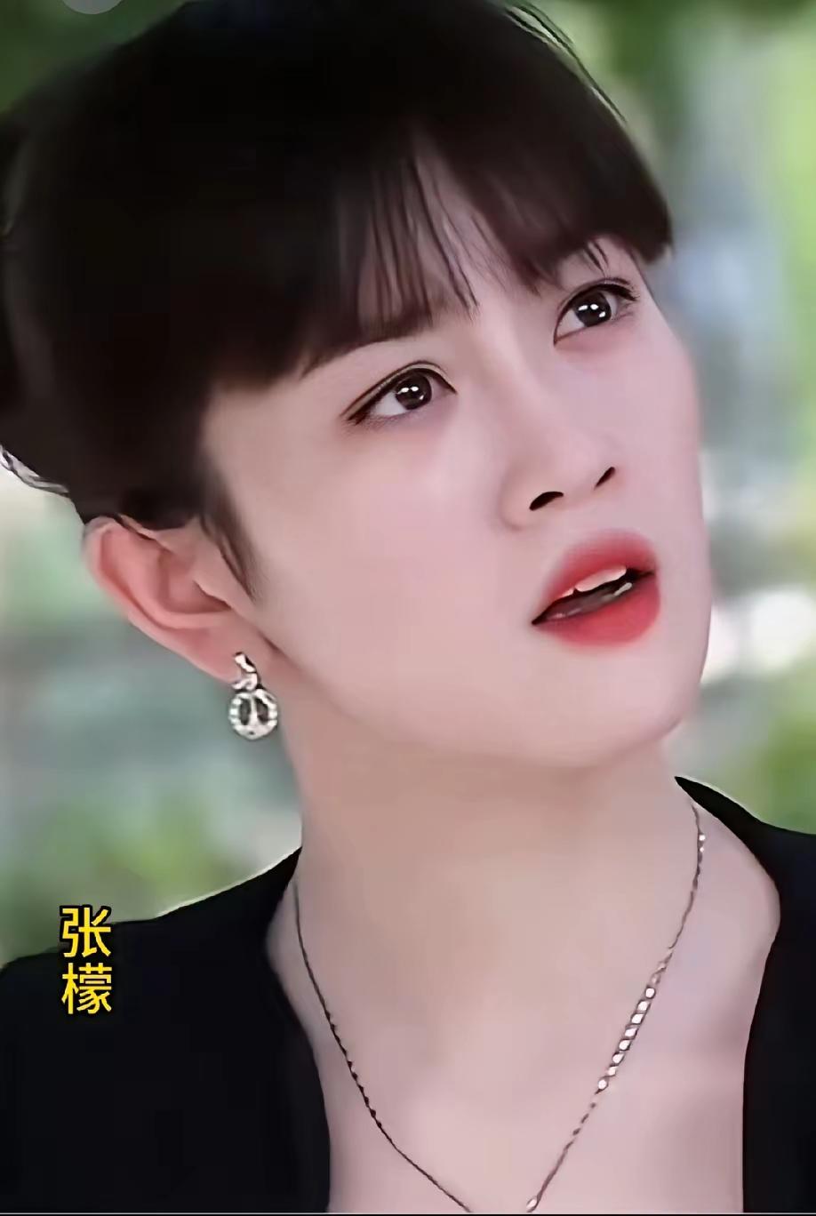 林心如大气，但不够精致。张檬白皙温婉秀美，但不够端庄大气，脸型也略长。所以这个
