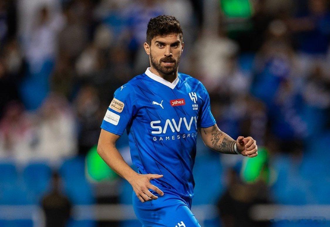 都灵体育报：在可能离开沙特联赛的球员中，最引人关注的当属鲁本·内维斯，他的经纪人