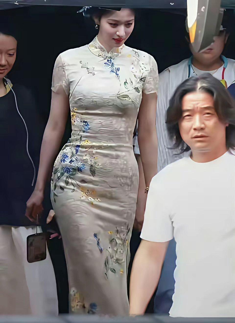 王楚然妥妥的大美女，放民国肯定是神仙级别的。