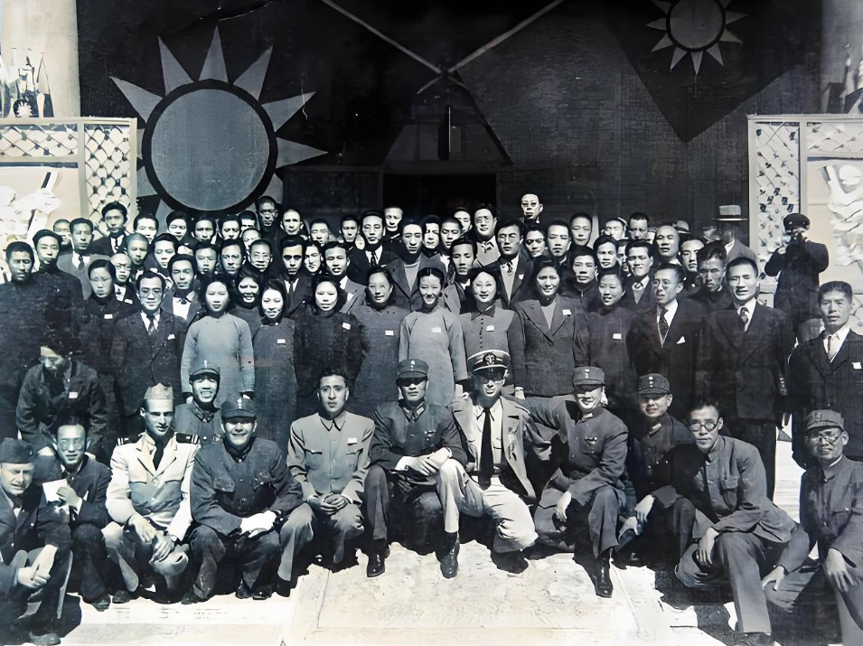 1940年9月9日，被日军宪兵折磨三百多天的曾澈，在北平走向刑场，年仅27岁。他