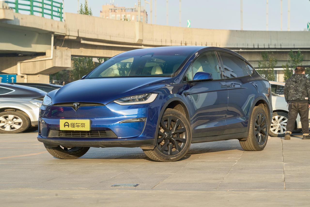 如果你现在对新能源汽车有兴趣，二手准新车其实是个不错的选择，性价比极高的。新车贬