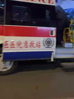 不看不知道，一看吓一跳。这能算得上青岛近几年最惨烈的车祸了吧？3月27日晚，