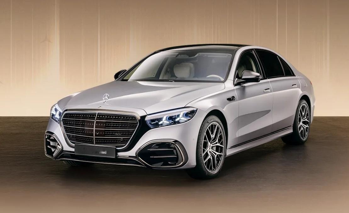 全新一代奔驰S级正式亮相了，和现款车型相比变化确实不小，外观，内饰，智能化，底盘