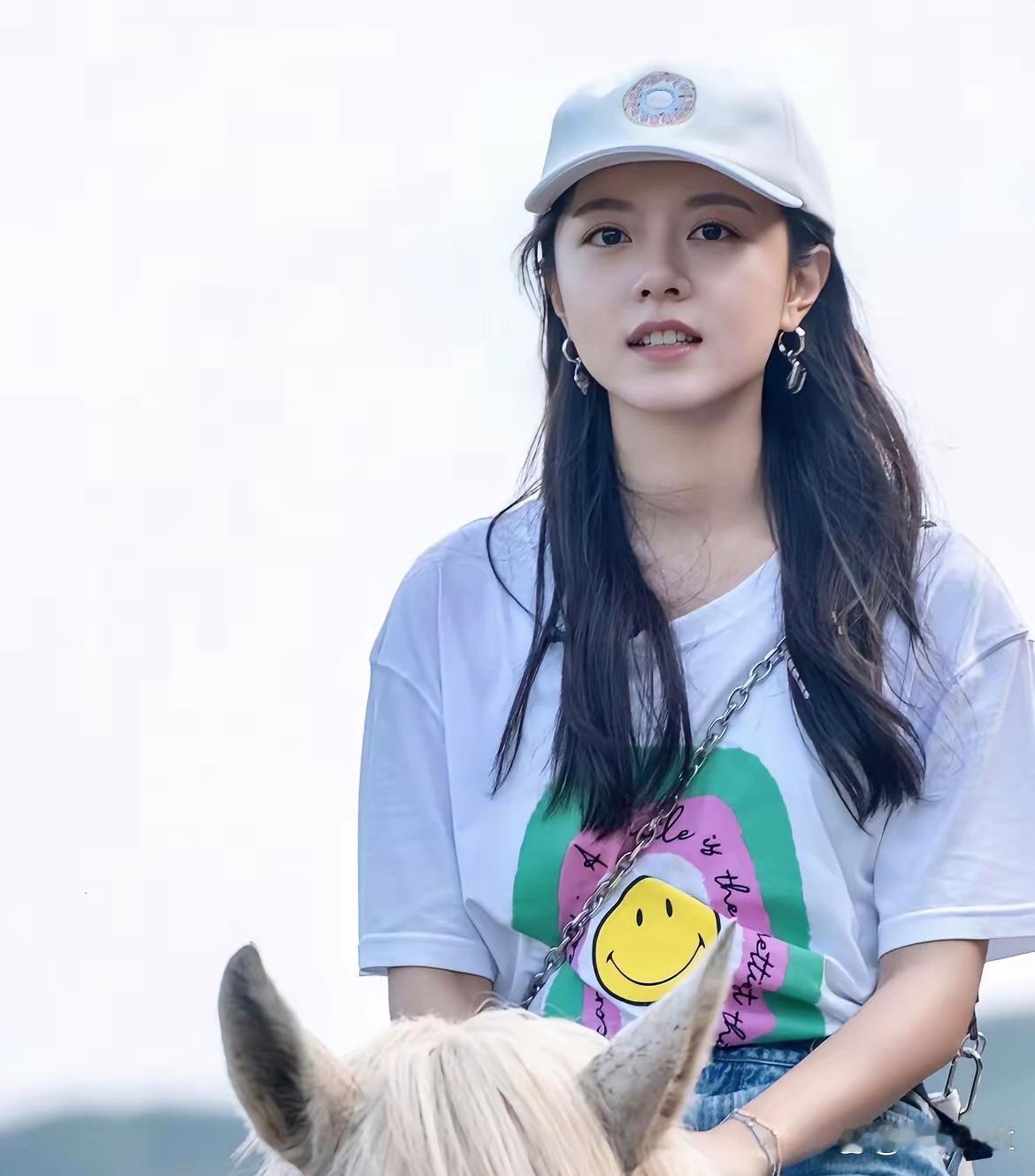 说出来别骂我赵今麦不是演不了偶像剧她只是不适合演有钱人，不是因为她眼睛凸，