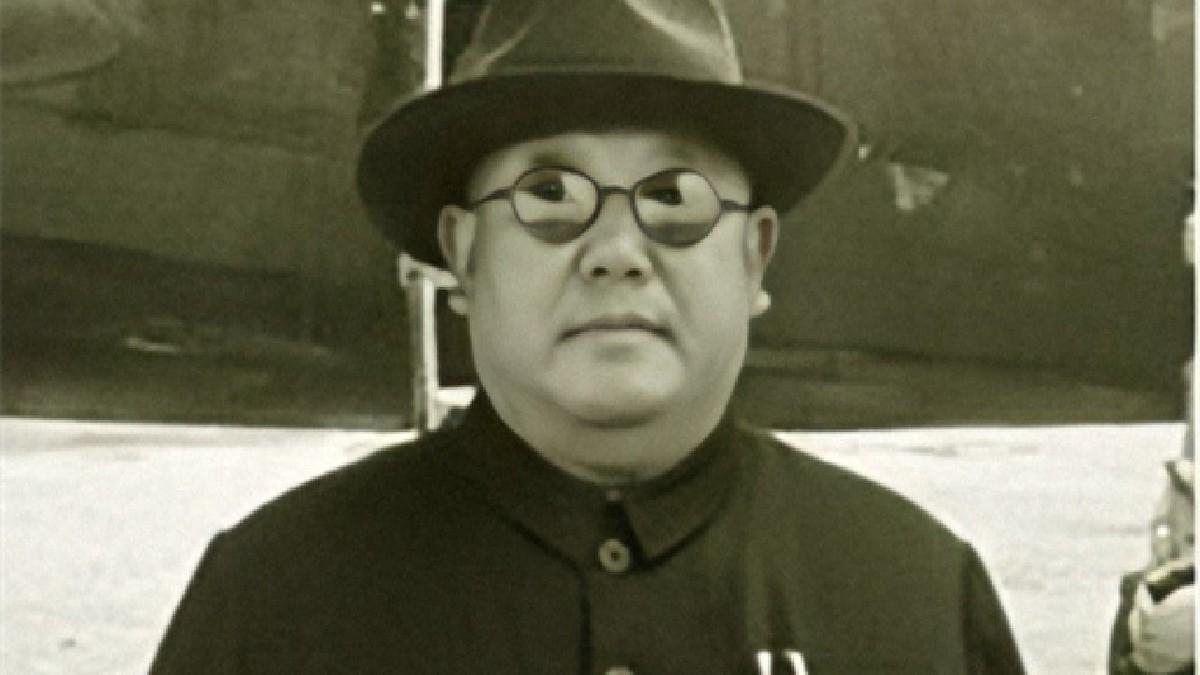 1948年，马鸿逵带着他心爱的姨太太刘慕侠来到南京开会，开完会后，宋美龄请刘慕侠