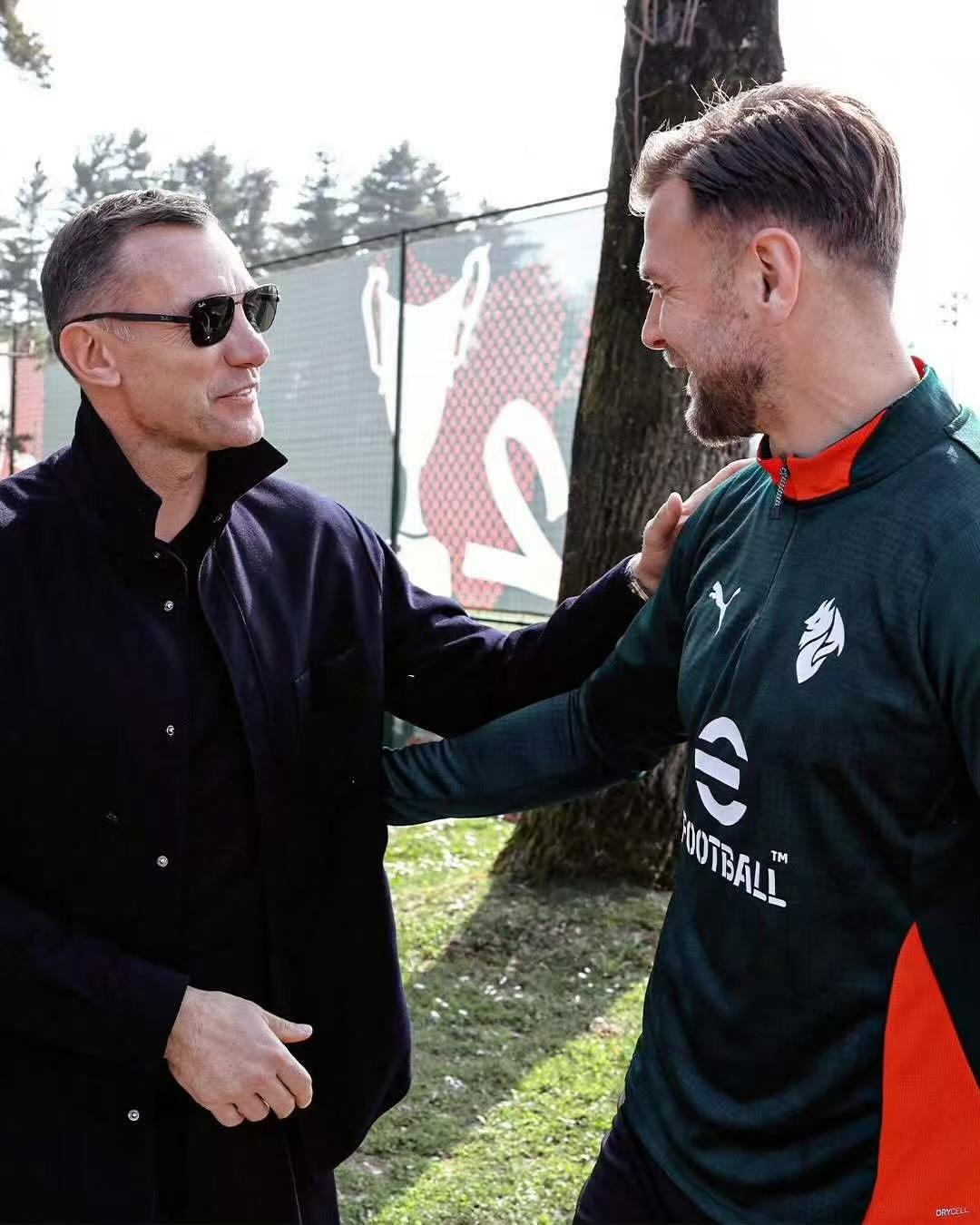 效率太低，大菲尔赛季结束租借回归！根据外媒的最新消息，米兰今夏不会买断德国前锋