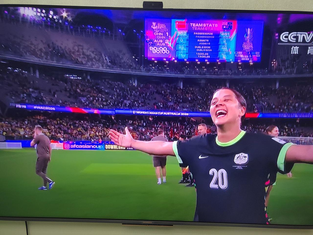 特别喜欢科尔，特别有大将风度！这一场半决赛，中国女足1：2输了，虽然有些遗憾，